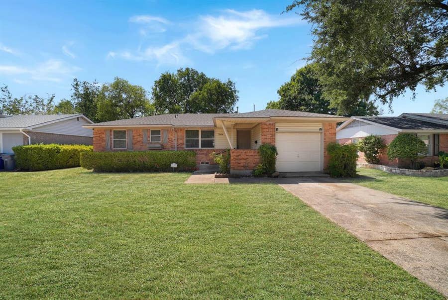 Property photo for 2604 Globe Avenue, Dallas, TX