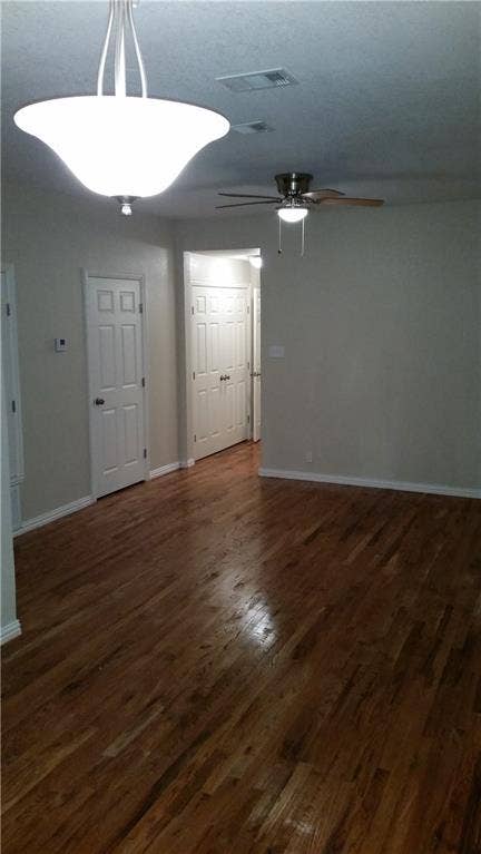 Property photo for 1925 W 10th Street, Dallas, TX