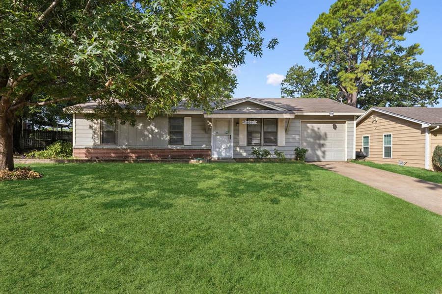 Property photo for 809 Helen Drive, Bedford, TX