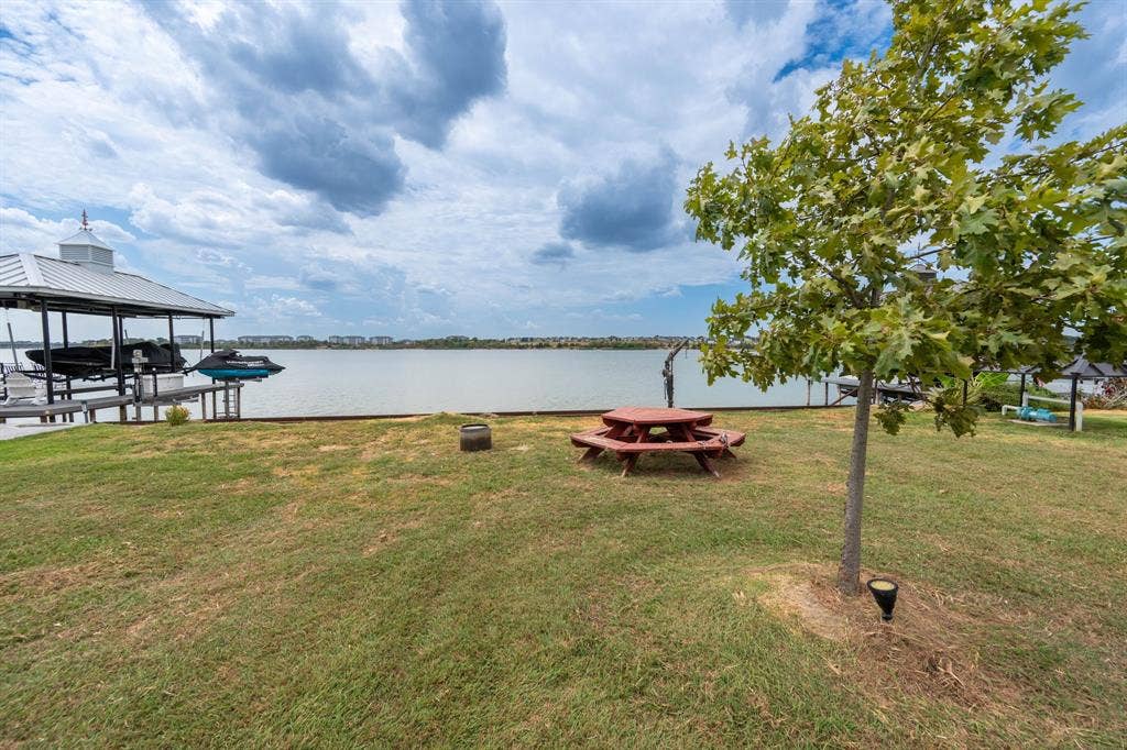 2313 Windjammer Way, Rowlett, TX 75088