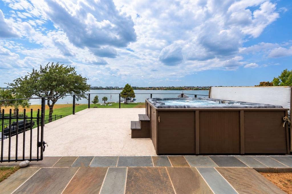 2313 Windjammer Way, Rowlett, TX 75088