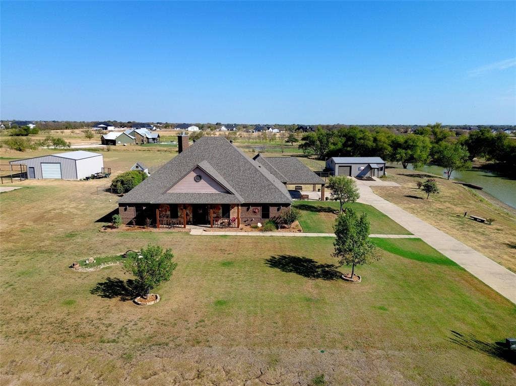 6104 High Meadows Drive, Krum, TX 76249