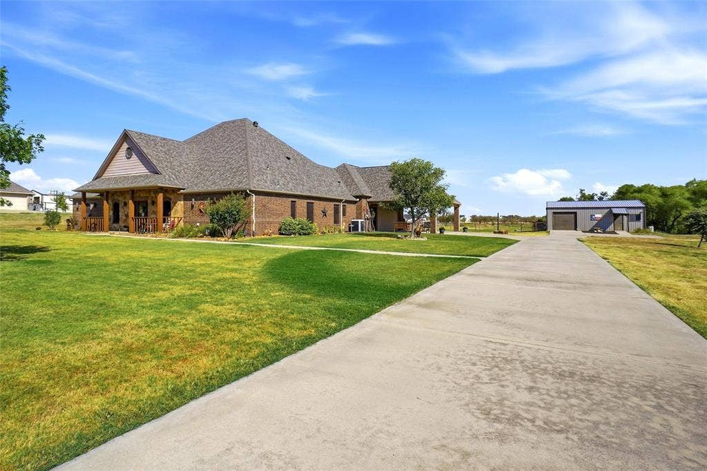 6104 High Meadows Drive, Krum, TX 76249