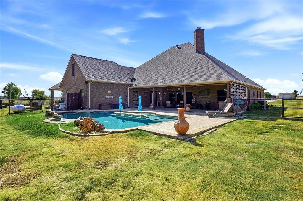 6104 High Meadows Drive, Krum, TX 76249