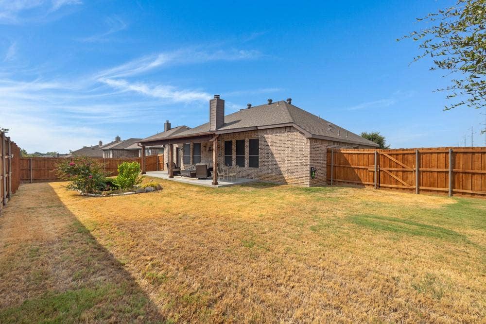 3712 Ann Arbor Lane, Denton, TX 76207 Need even more backyard space? Theres's potential to move the fenceline up to include more of the oversized side yard area.