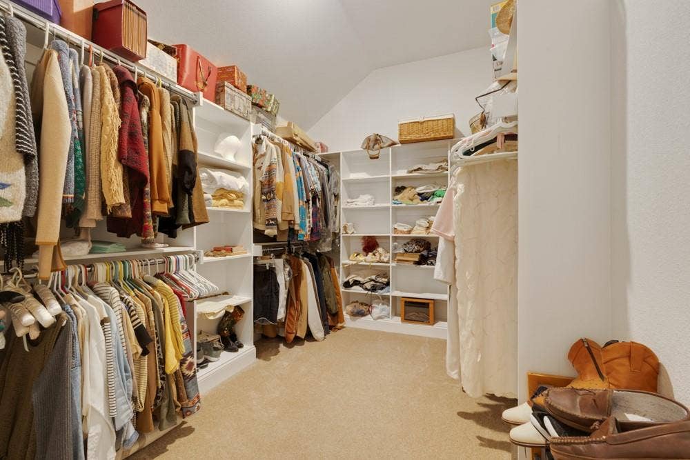 3712 Ann Arbor Lane, Denton, TX 76207 Spacious primary walk in closet