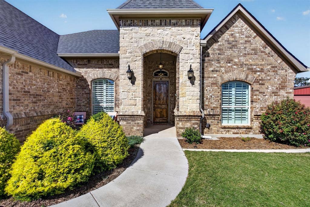 164 Spring Meadow Drive, Springtown, TX 76082 164 Spring Meadow Drive, Springtown, TX 76082