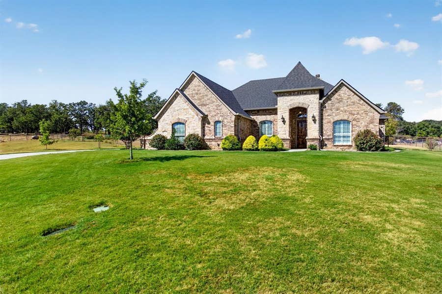 Property photo for 164 Spring Meadow Drive, Springtown, TX