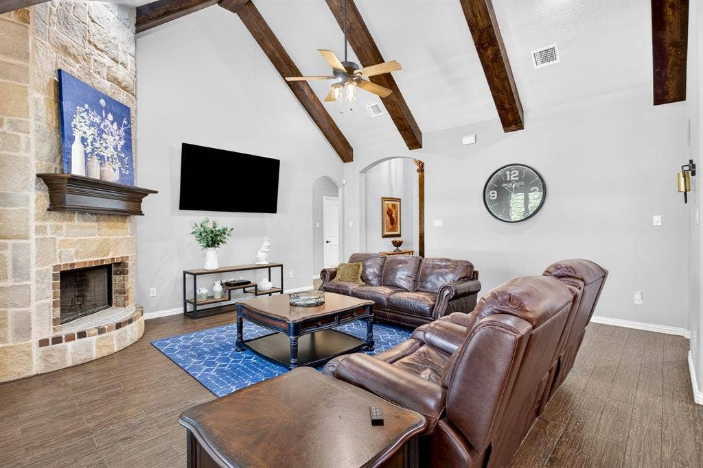 164 Spring Meadow Drive, Springtown, TX 76082 164 Spring Meadow Drive, Springtown, TX 76082