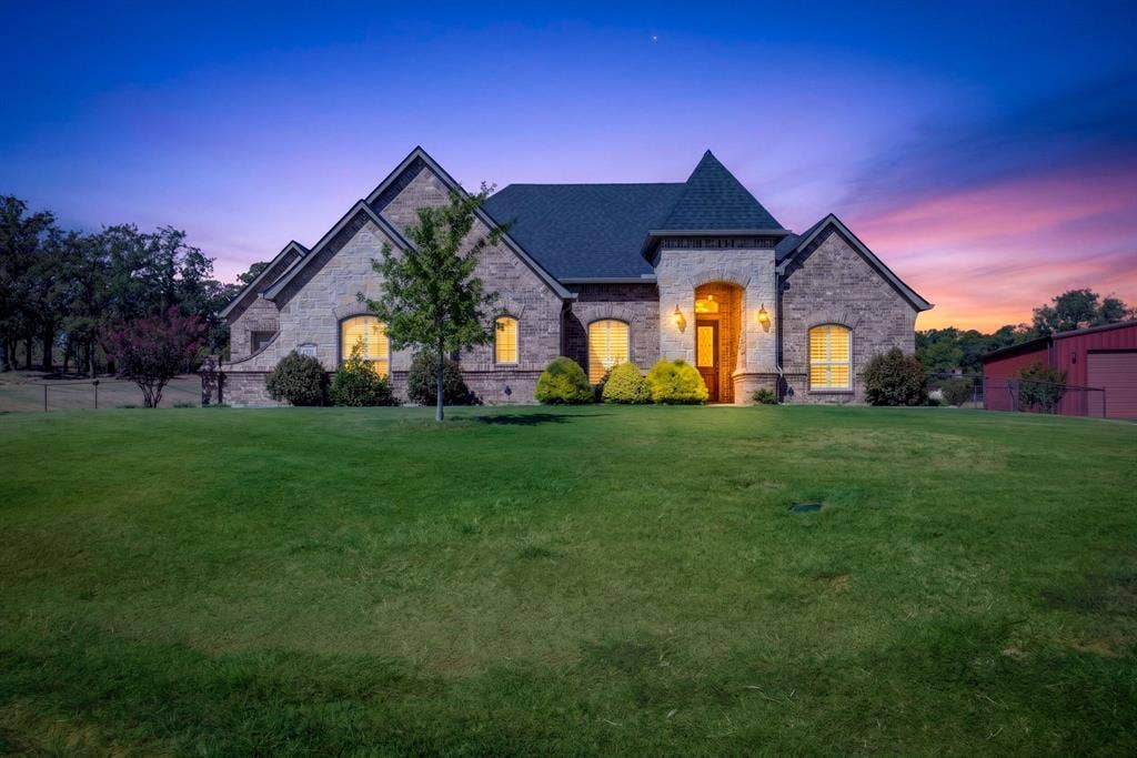 164 Spring Meadow Drive, Springtown, TX 76082 164 Spring Meadow Drive, Springtown, TX 76082