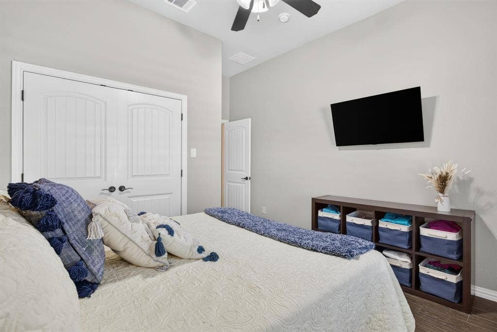 164 Spring Meadow Drive, Springtown, TX 76082 164 Spring Meadow Drive, Springtown, TX 76082