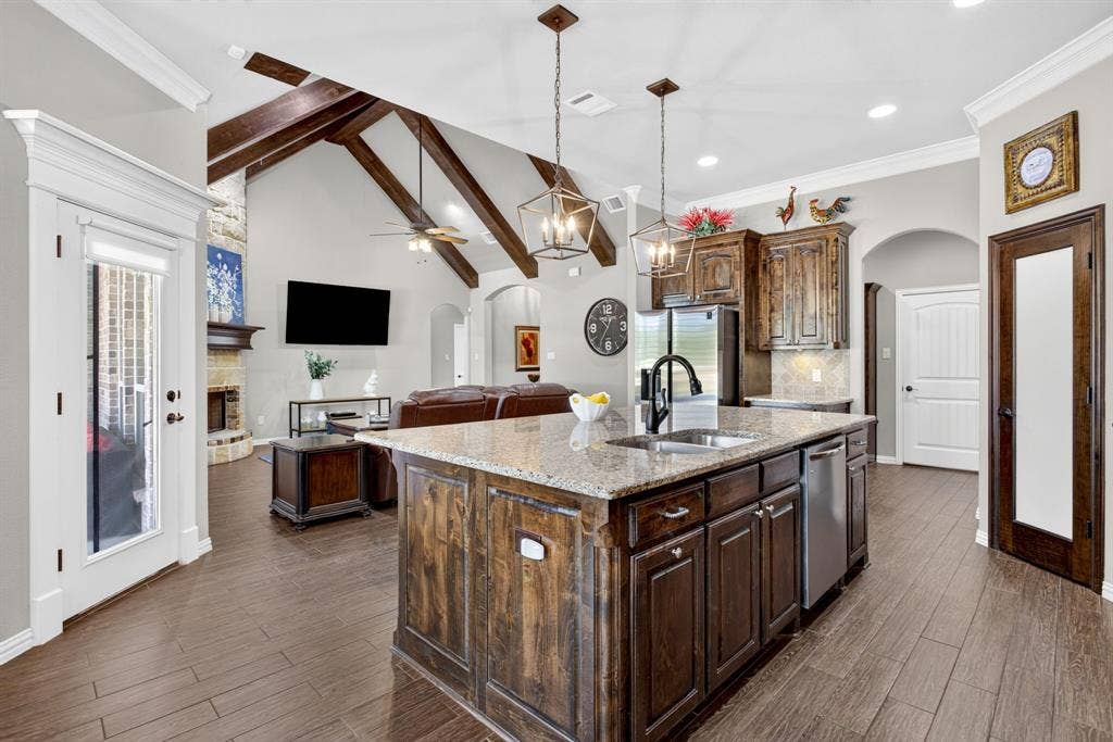 164 Spring Meadow Drive, Springtown, TX 76082 164 Spring Meadow Drive, Springtown, TX 76082