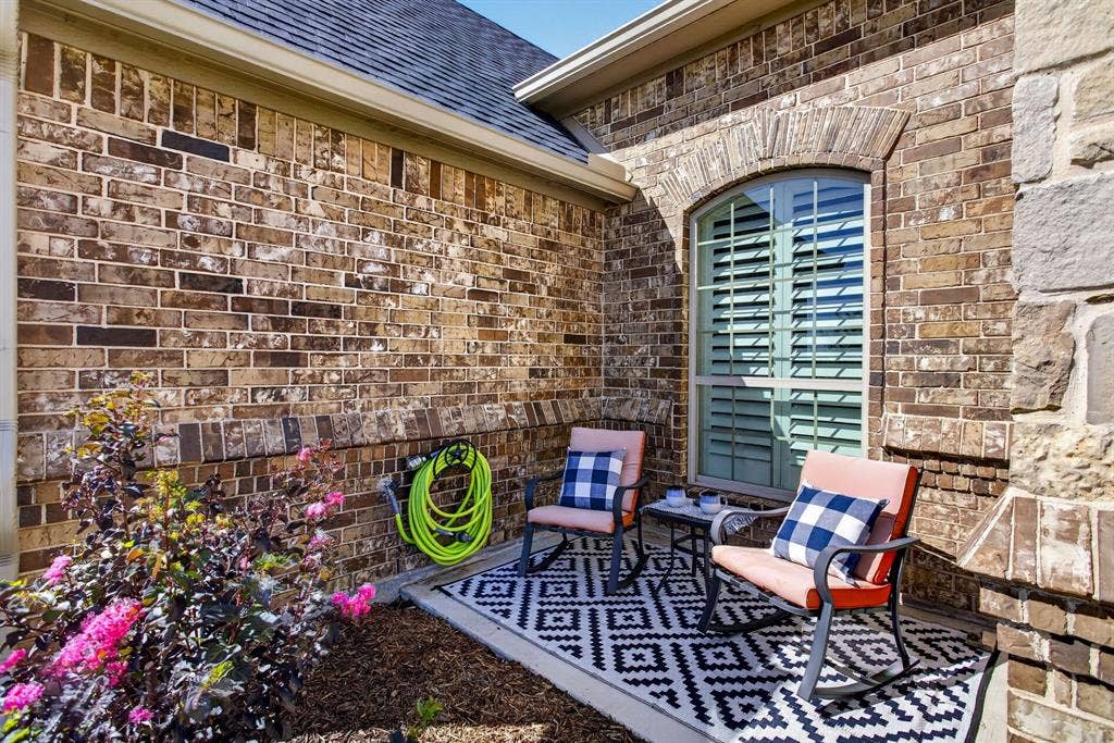 164 Spring Meadow Drive, Springtown, TX 76082 164 Spring Meadow Drive, Springtown, TX 76082