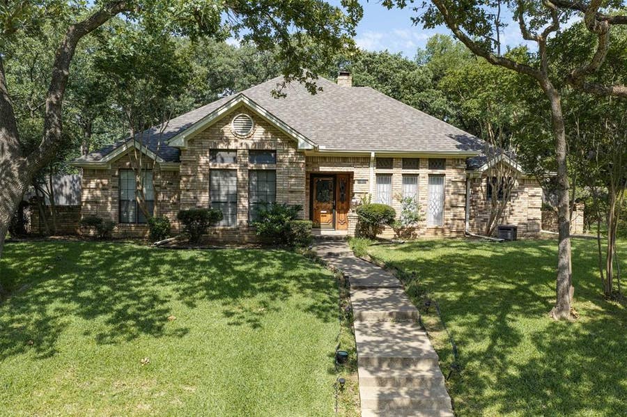 Property photo for 1142 Misty Oak Lane, Keller, TX