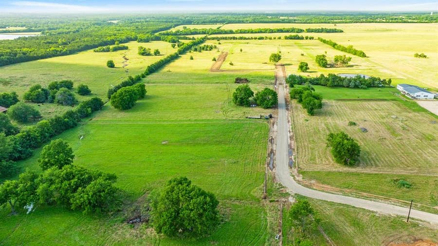 Property photo for 357 Private Road 33261, Sumner, TX