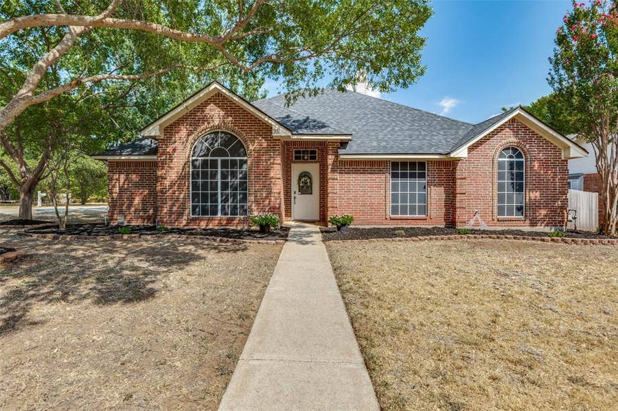 Property photo for 701 Carlisle Court, Lake Dallas, TX