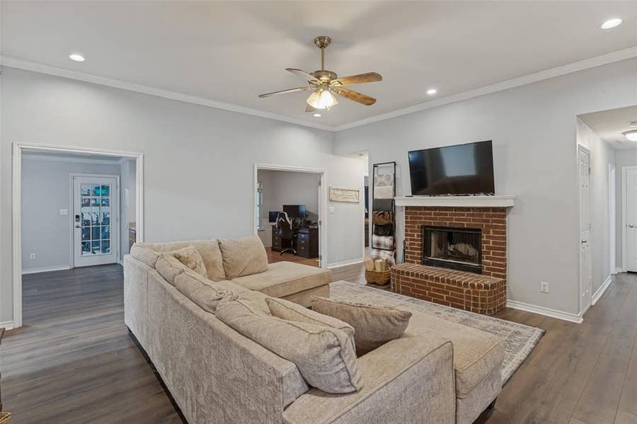 Property photo for 701 Carlisle Court, Lake Dallas, TX