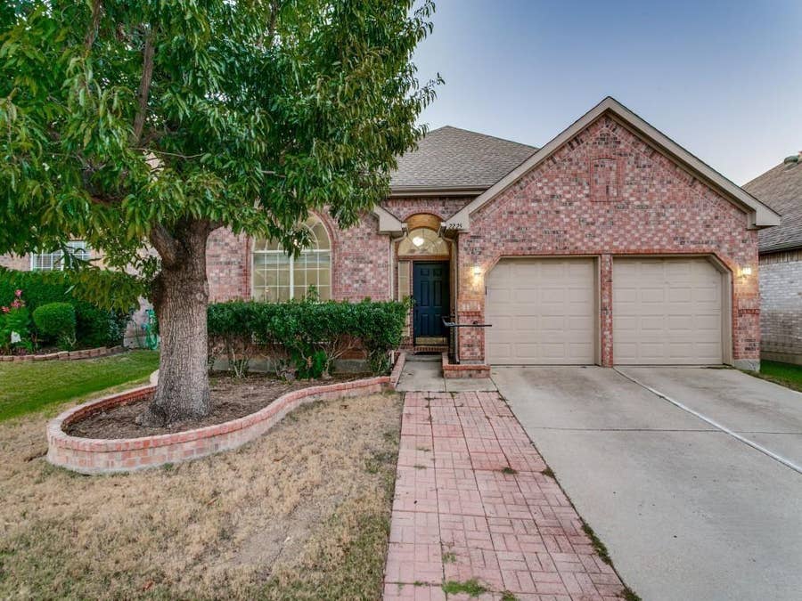 Property photo for 2225 Starleaf Place, Flower Mound, TX