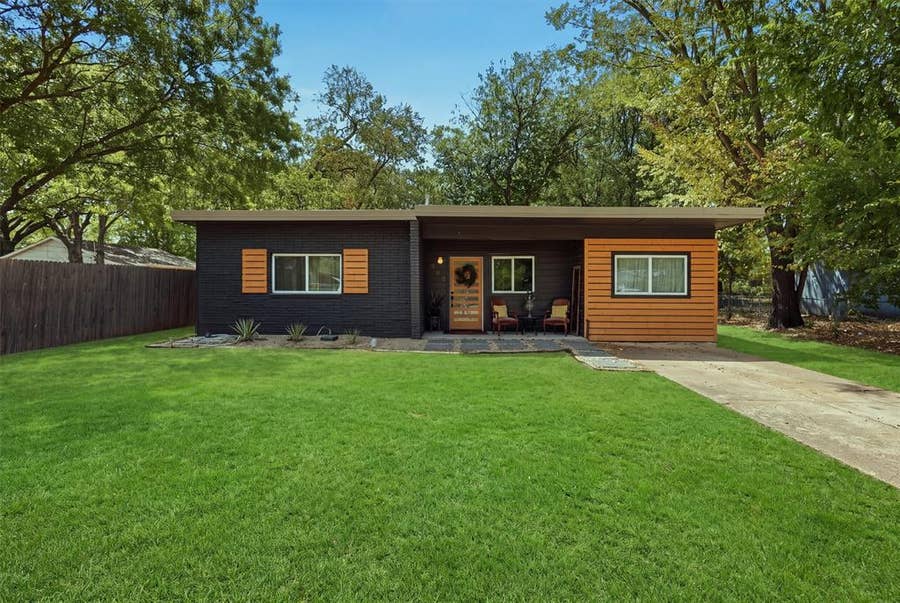 Property photo for 803 W Bluff Street, Granbury, TX