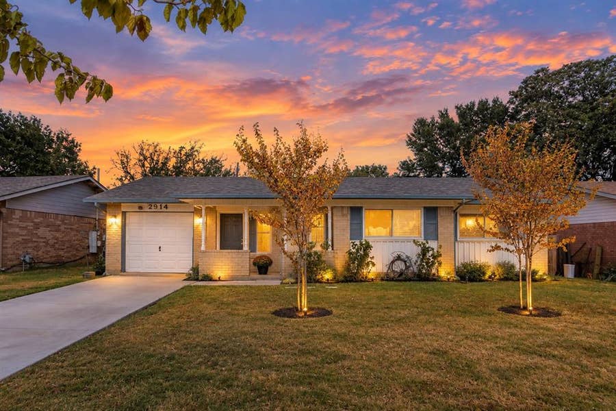 Property photo for 2914 Harvard Street N, Irving, TX