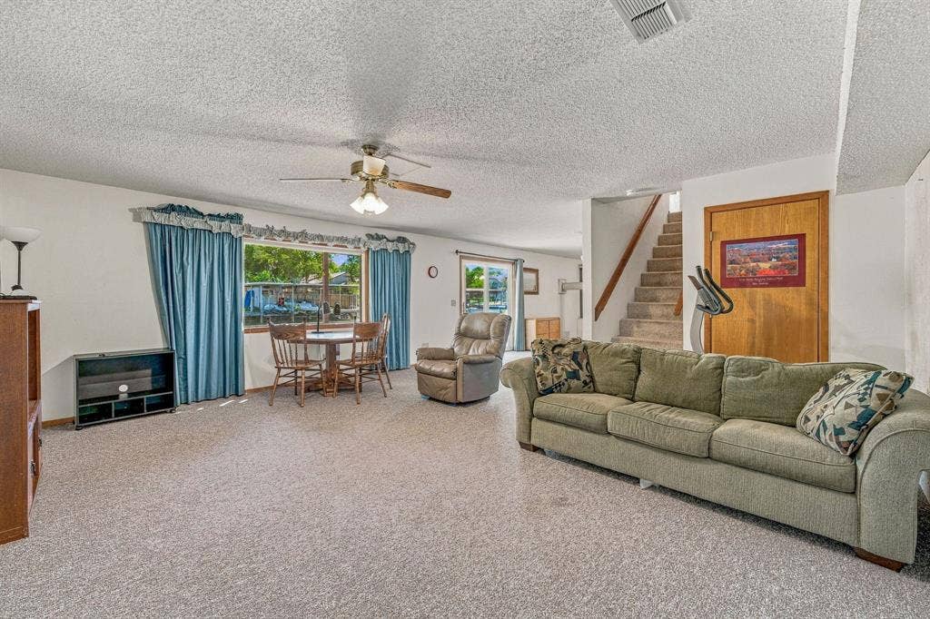 4017 Dakota Trail, Granbury, TX 76048 4017 Dakota Trail, Granbury, TX 76048