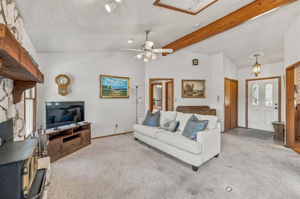 4017 Dakota Trail, Granbury, TX 76048 4017 Dakota Trail, Granbury, TX 76048
