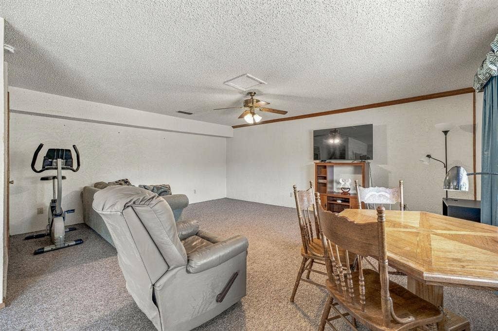 4017 Dakota Trail, Granbury, TX 76048 4017 Dakota Trail, Granbury, TX 76048