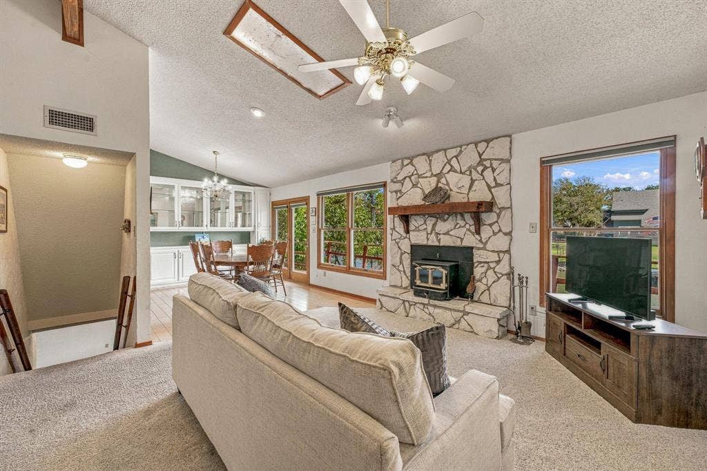4017 Dakota Trail, Granbury, TX 76048 4017 Dakota Trail, Granbury, TX 76048