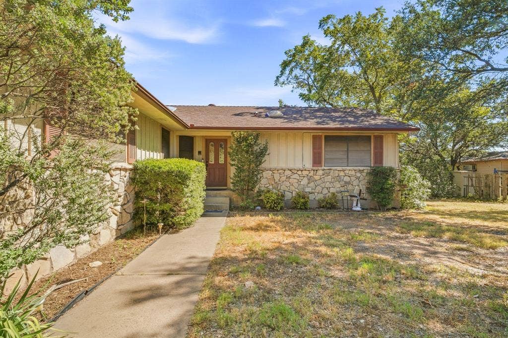 4017 Dakota Trail, Granbury, TX 76048 4017 Dakota Trail, Granbury, TX 76048