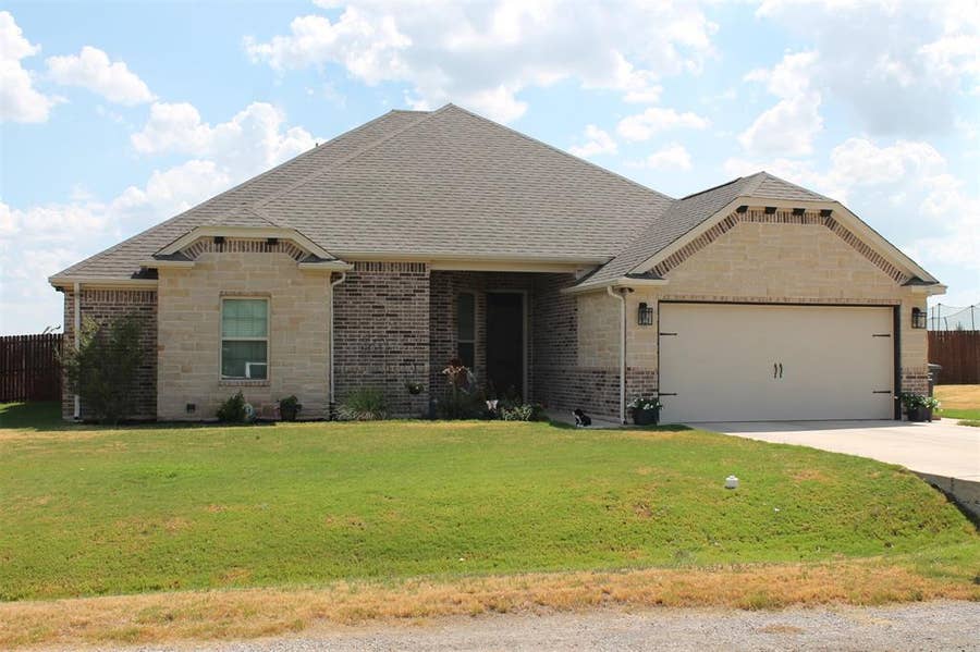 Property photo for 4011 Gallivant Drive, Granbury, TX
