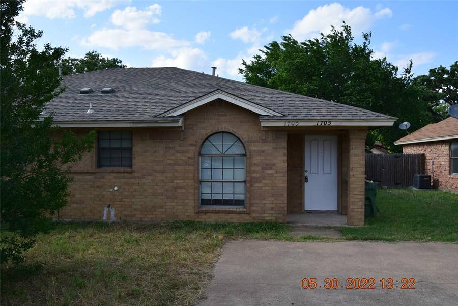 Property photo for 1705 Patricia Street, Arlington, TX