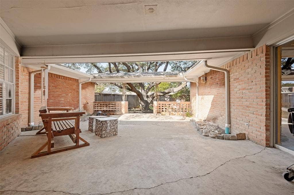 7407 Meadow Oaks Drive, Dallas, TX 75230 Back patio