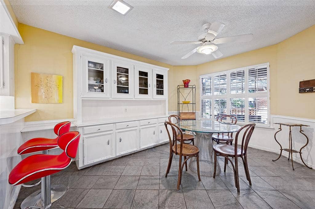 7407 Meadow Oaks Drive, Dallas, TX 75230 Breakfast room/eat in kitchen
