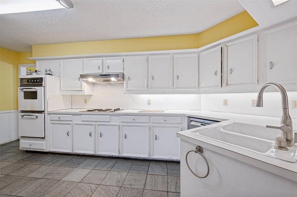 7407 Meadow Oaks Drive, Dallas, TX 75230 7407 Meadow Oaks Drive, Dallas, TX 75230