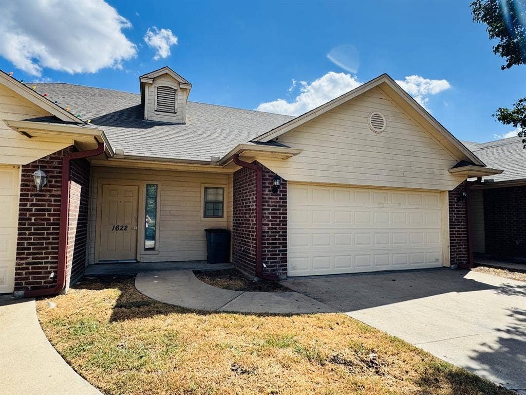1622 Summer Hill Court, Granbury, TX 76048 1622 Summer Hill Court, Granbury, TX 76048