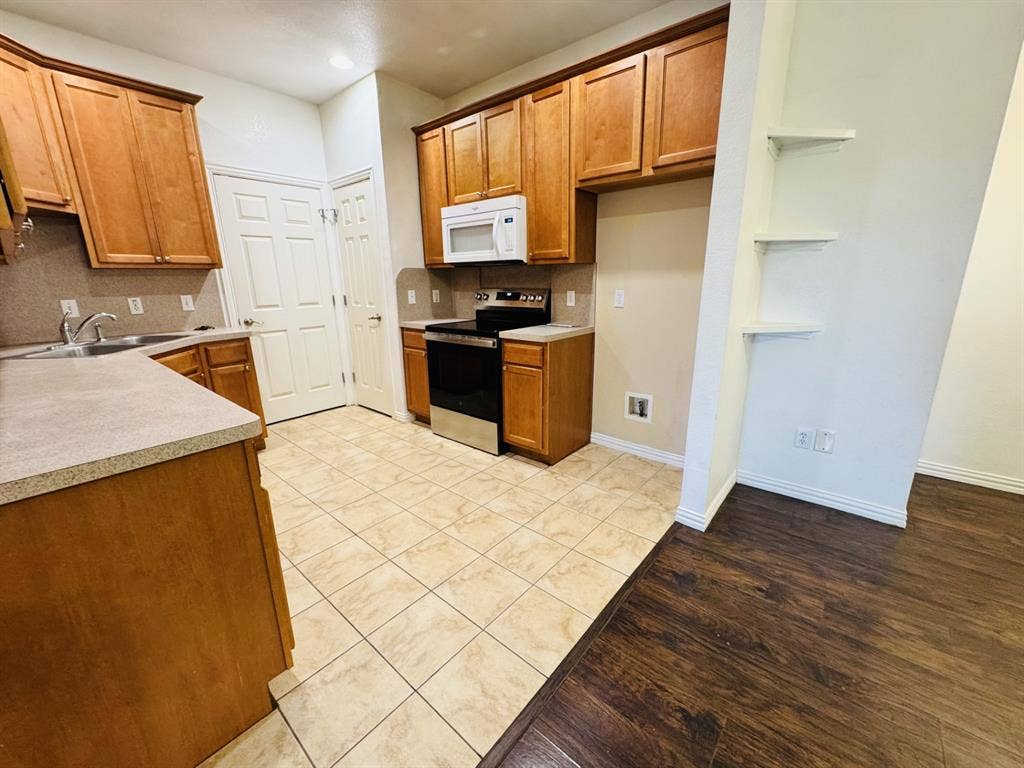 1622 Summer Hill Court, Granbury, TX 76048 1622 Summer Hill Court, Granbury, TX 76048
