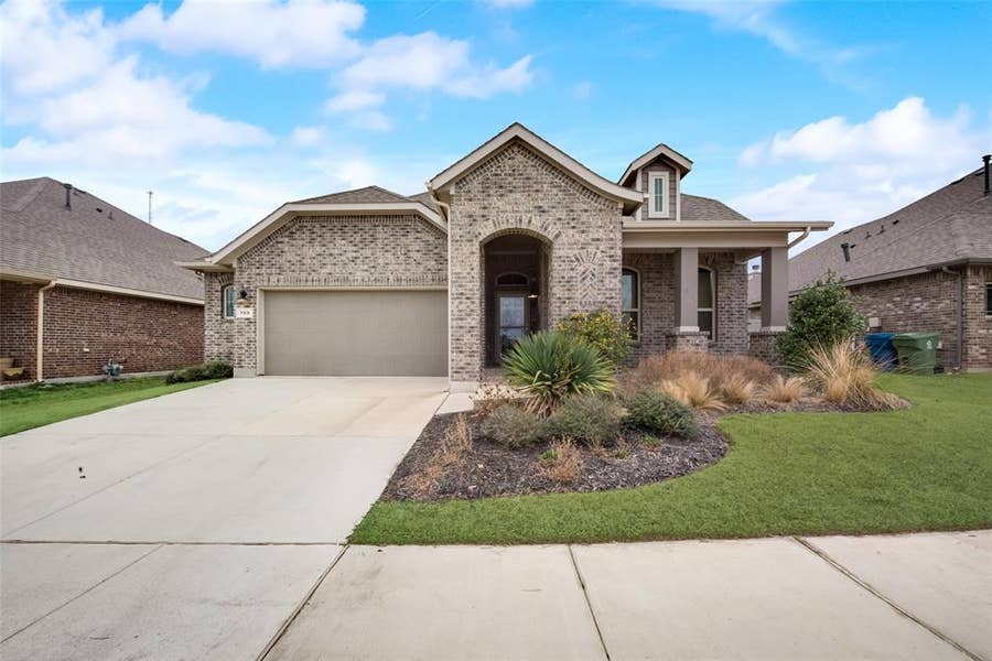 Property photo for 709 Falcon Road, Argyle, TX