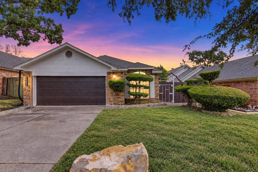 Property photo for 10634 Tall Oak Drive, Fort Worth, TX