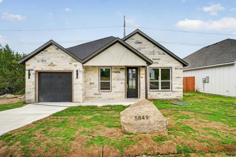 Property photo for 5849 Black Pine Circle, Granbury, TX