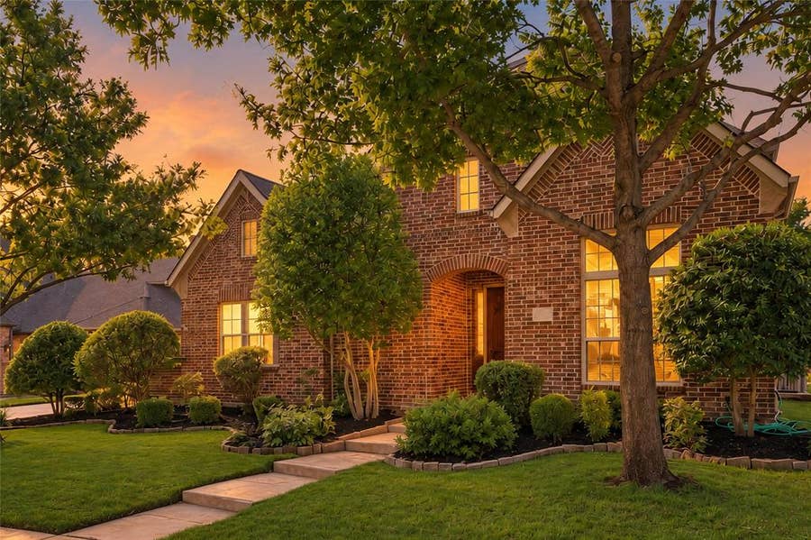 Property photo for 620 Kimbro Avenue, Lantana, TX