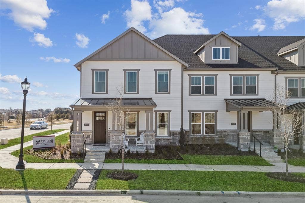 9735 Speaker Drive, Frisco, TX 75035 Our beautiful model featuring outstanding upgrades is now available for you to call home!