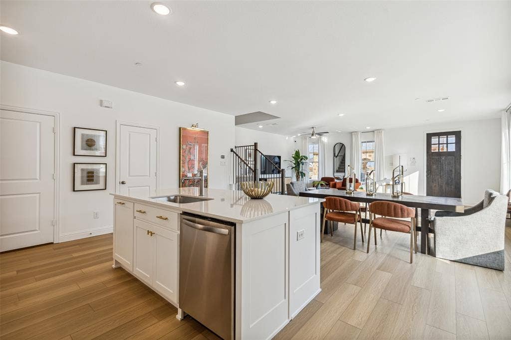 9735 Speaker Drive, Frisco, TX 75035 The chef in the family will never be left out of the party in this wonderful open concept floor plan!