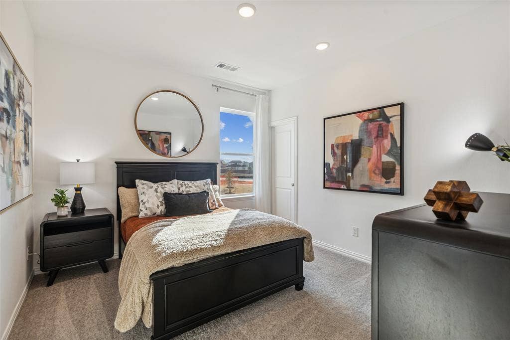 9735 Speaker Drive, Frisco, TX 75035 You'll find nicely sized secondary bedrooms in our Tatum plan.