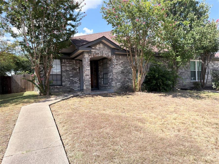 Property photo for 1801 Quail Run Drive, Garland, TX