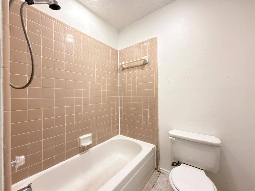 1801 Quail Run Drive, Garland, TX 75040 1801 Quail Run Drive, Garland, TX 75040