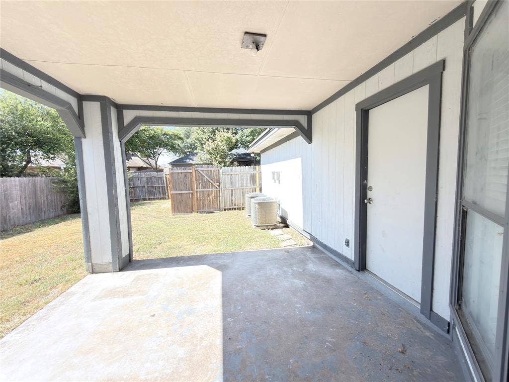1801 Quail Run Drive, Garland, TX 75040 1801 Quail Run Drive, Garland, TX 75040