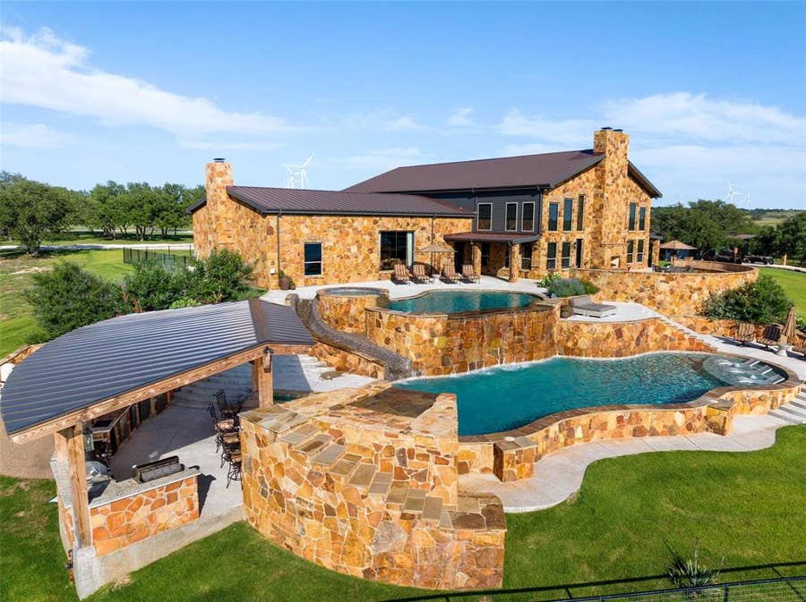 Property photo for 890 N FM 573, Mullin, TX