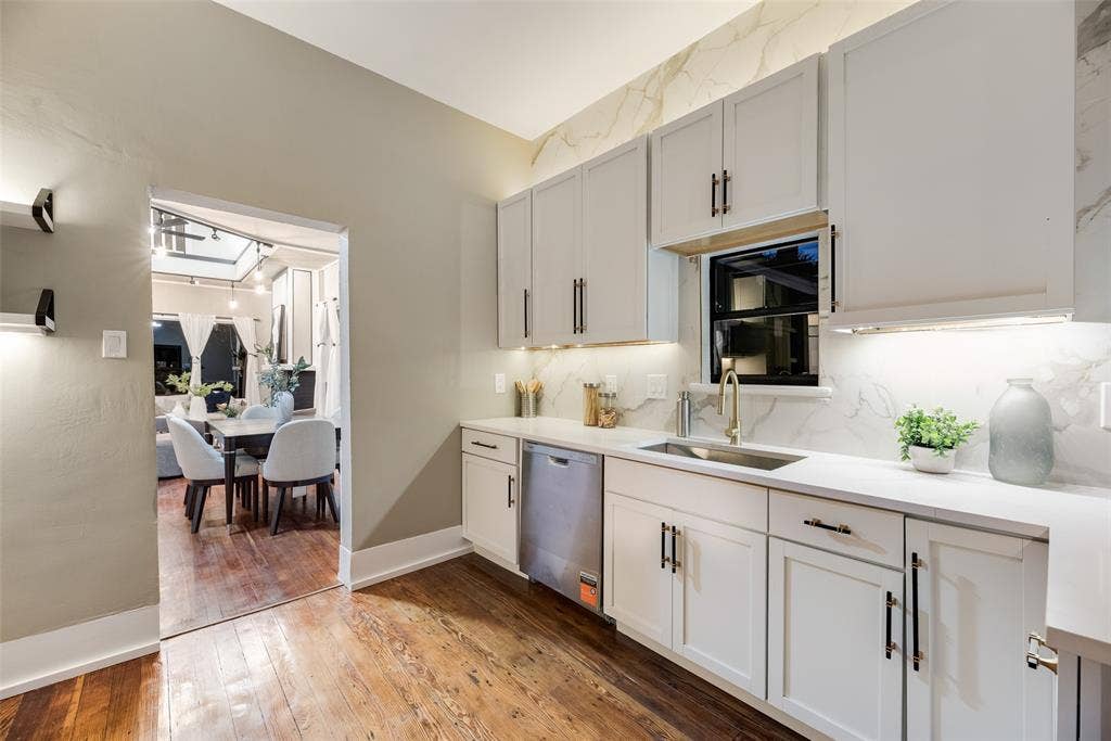 924 N Winnetka Avenue, Dallas, TX 75208 924 N Winnetka Avenue, Dallas, TX 75208