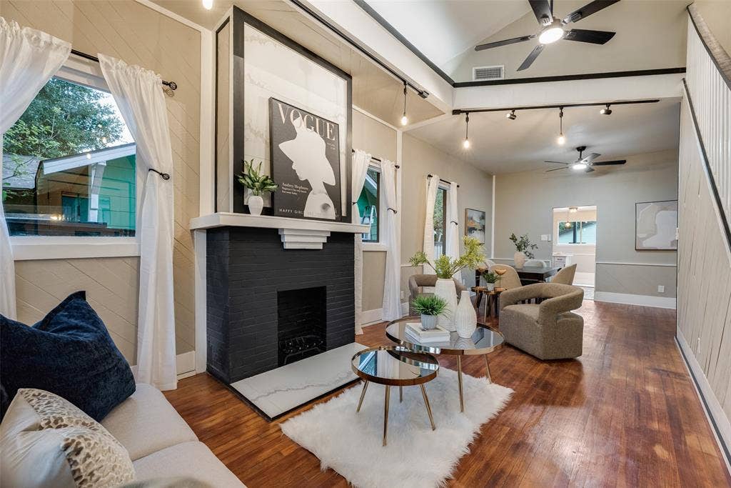 924 N Winnetka Avenue, Dallas, TX 75208 924 N Winnetka Avenue, Dallas, TX 75208