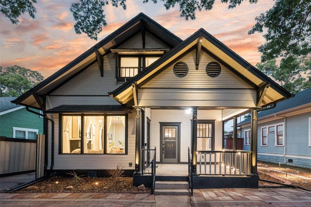 924 N Winnetka Avenue, Dallas, TX 75208 924 N Winnetka Avenue, Dallas, TX 75208